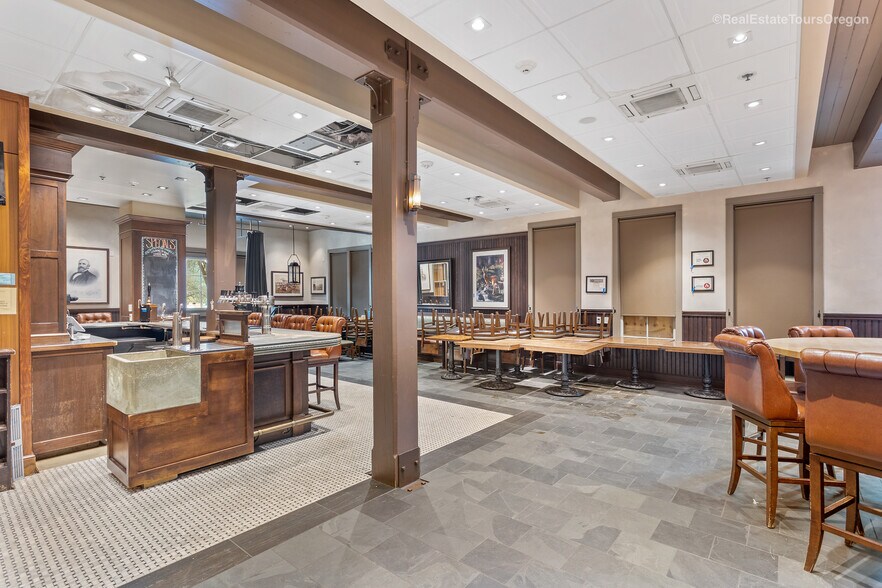 More Photos Of 1331 SW Broadway St, Portland Restaurant For Sale