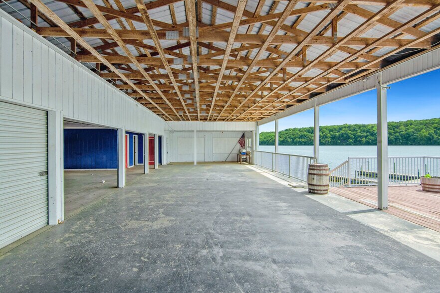 More Photos Of 27485 Cross Ln, Barnett Restaurant For Sale