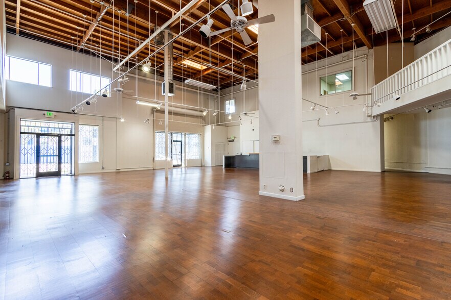 More Photos Of 590 10th St, San Francisco Showroom For Lease
