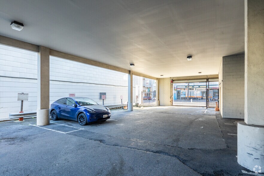 More Photos Of 1098 Valencia St, San Francisco Office For Lease