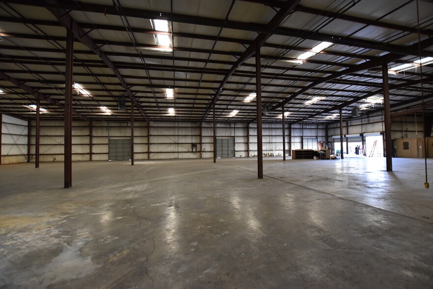 More Photos Of 200 Powercorp Dr, Chattanooga Manufacturing For Lease