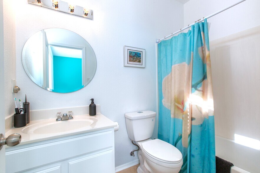 More Photos Of 8405 Wild Dunes Rd NW, Albuquerque Office For Sale