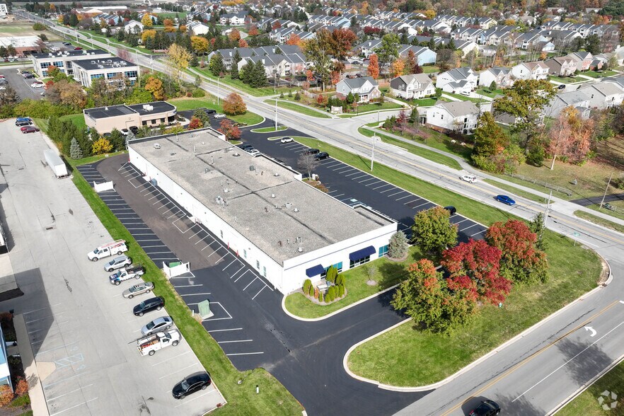 More Photos Of 10022 Lantern Rd, Fishers Flex For Sale