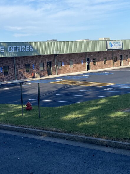 Primary Photo Of 2720 Shepherd Of The Hills Expy, Branson Office For Lease