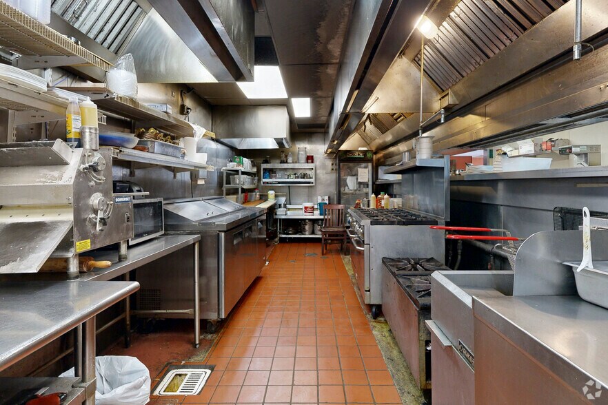 More Photos Of 11903 W 6th Avenue Frontage Rd, Lakewood Restaurant For Sale