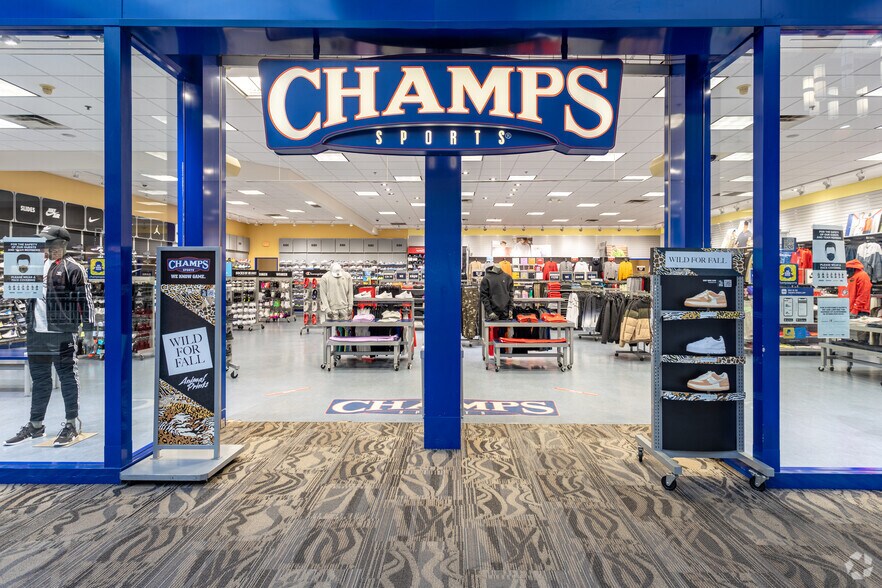 More Photos Of 1801 SW Wanamaker Rd, Topeka Unknown For Lease