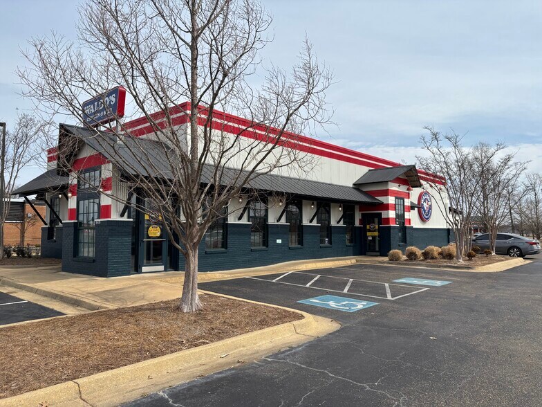 More Photos Of 3282 N Gloster St, Tupelo Fast Food For Sale