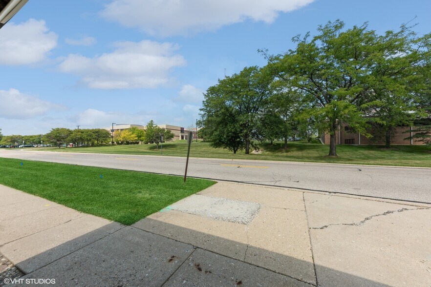 More Photos Of 600 Russel Ct, Woodstock Office For Lease