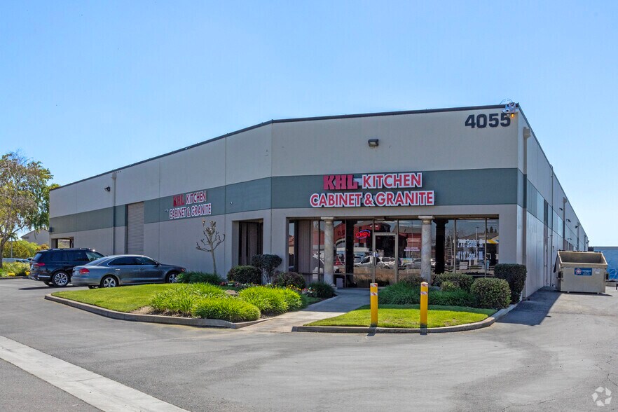 More Photos Of 4603 N Brawley Ave, Fresno Unknown For Lease