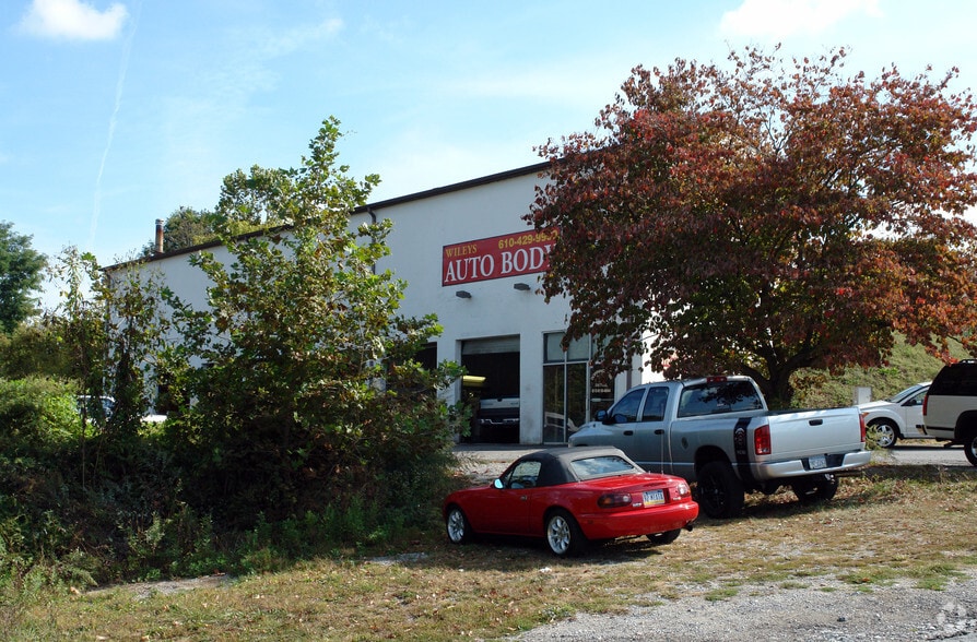More Photos Of 739 Downingtown Pike, West Chester Auto Repair For Lease