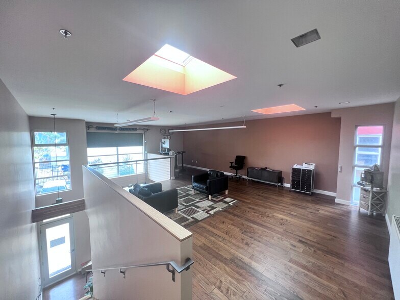 More Photos Of 1331 7th St, Berkeley Loft Creative Space For Lease