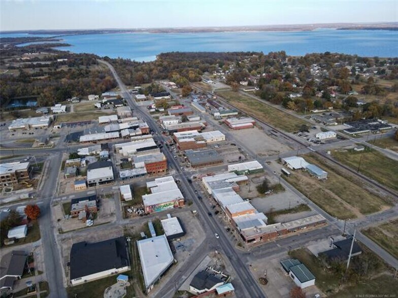 More Photos Of 37-45 E Foley St, Eufaula Storefront For Sale