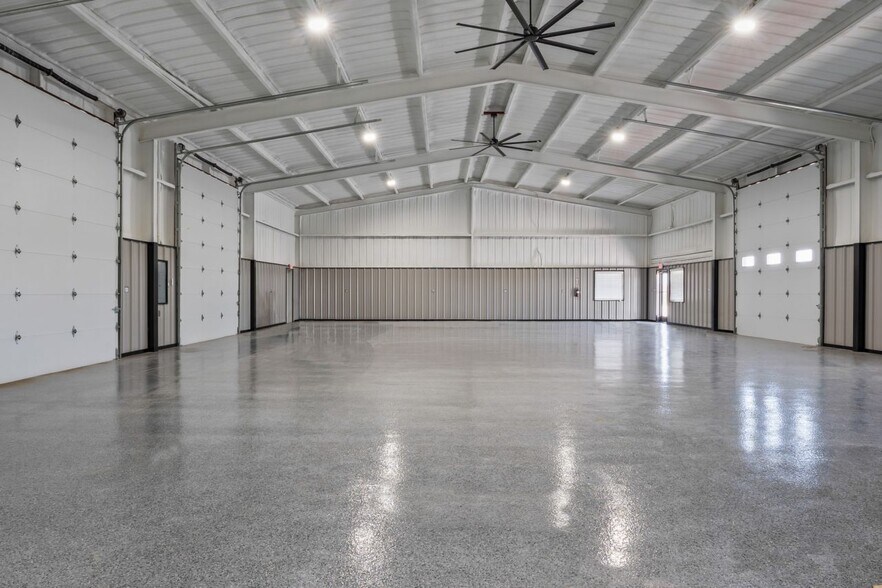 More Photos Of 2036 Seaborn Road Building 3 Suite A, Ponder Warehouse For Lease