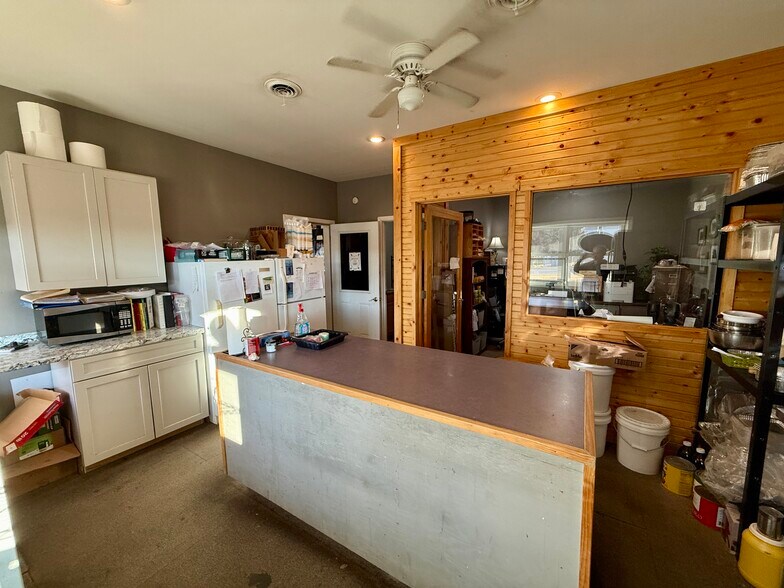 More Photos Of 203 W 5th St, Blue Rapids Service For Sale