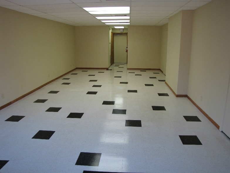 More Photos Of 780 Main St, Baldwin Storefront Retail Residential For Lease