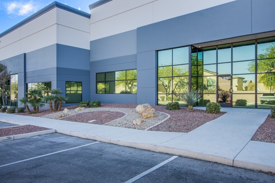 More Photos Of 570 W Cheyenne Ave, North Las Vegas Unknown For Lease