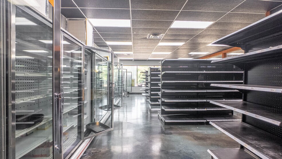 More Photos Of 746 US-63 Hwy, Mammoth Spring General Retail For Sale