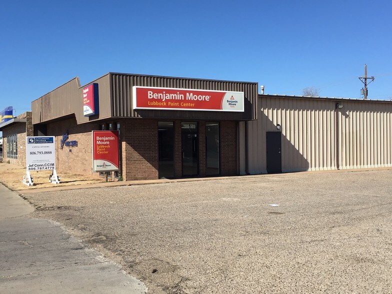 More Photos Of 2006 50th St, Lubbock Flex For Lease