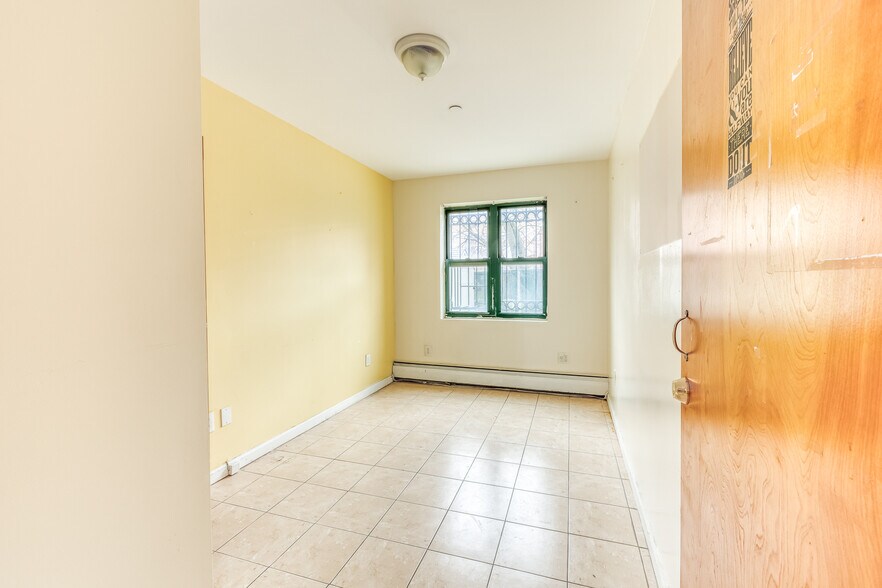 More Photos Of 311 Beach 53rd St, Far Rockaway Apartments For Sale