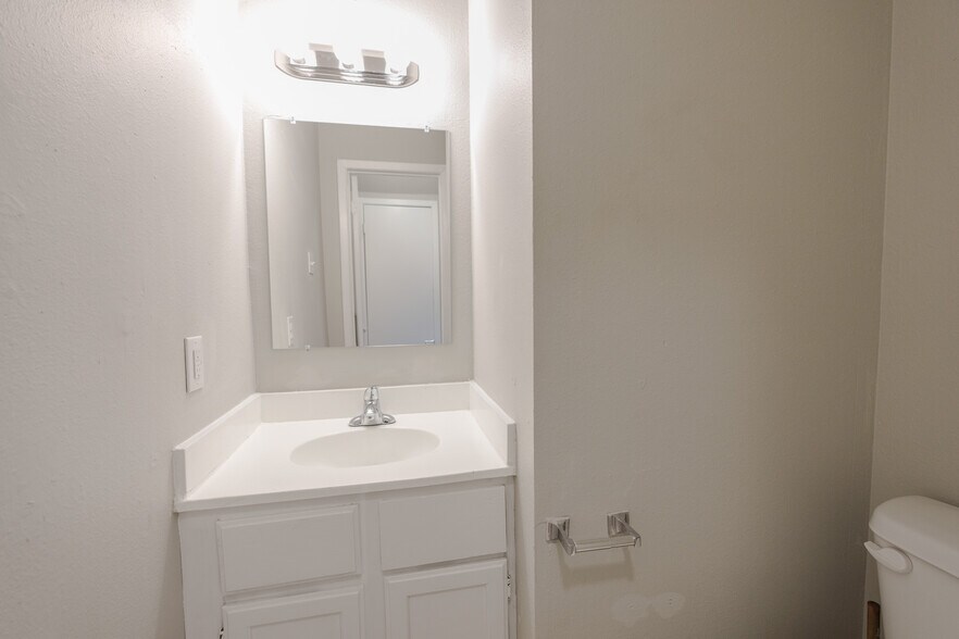 More Photos Of 2813 Wimbledon Ct, Garland Apartments For Sale