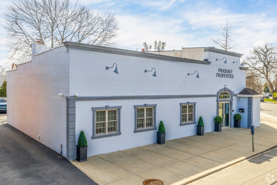 More Photos Of 4 Weber Ave, Malverne Storefront Retail Office For Lease