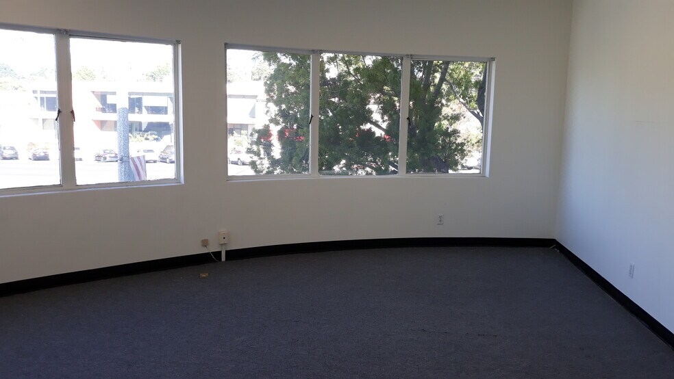 More Photos Of 2300-2316 Huntington Dr, San Marino Loft Creative Space For Lease