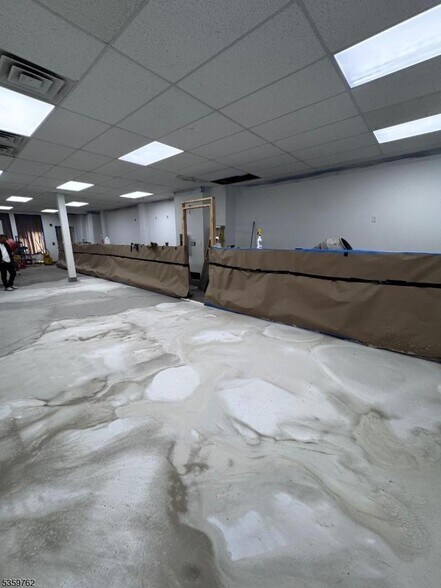 More Photos Of 119 W Broadway, Paterson Flex For Sale