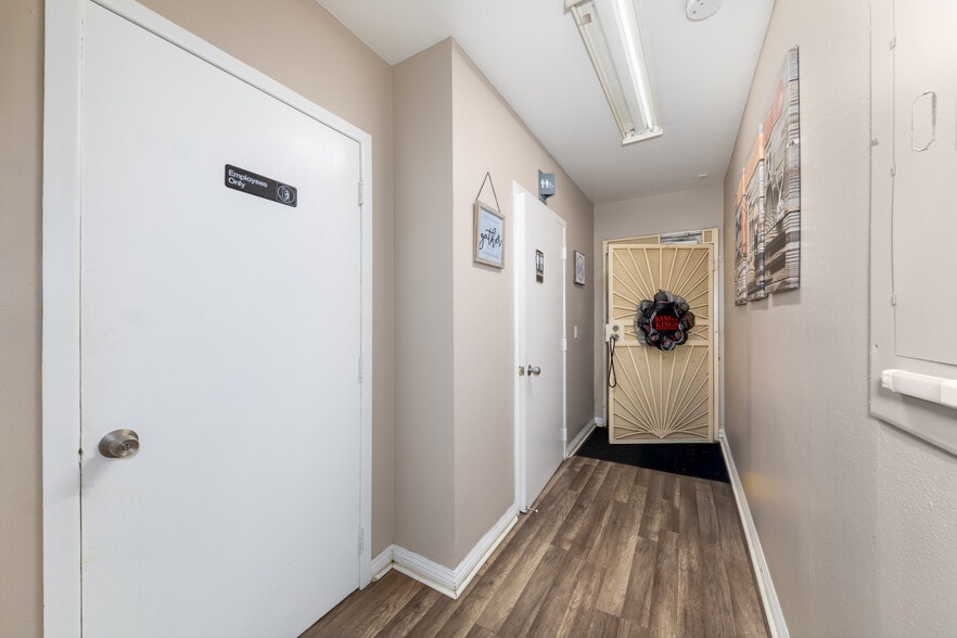 More Photos Of 8148 Sierra Ave, Fontana Storefront Retail Office For Sale