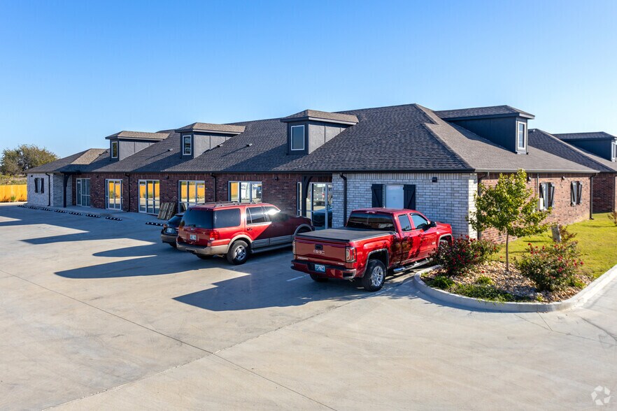 More Photos Of , Glenpool Office For Sale