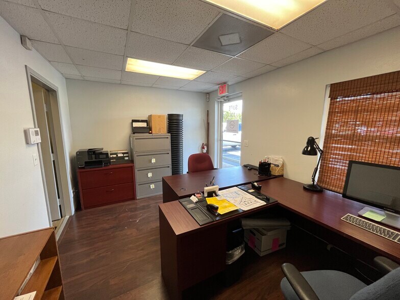 More Photos Of 1681-1687 Benchmark Ave, Fort Myers Warehouse For Lease