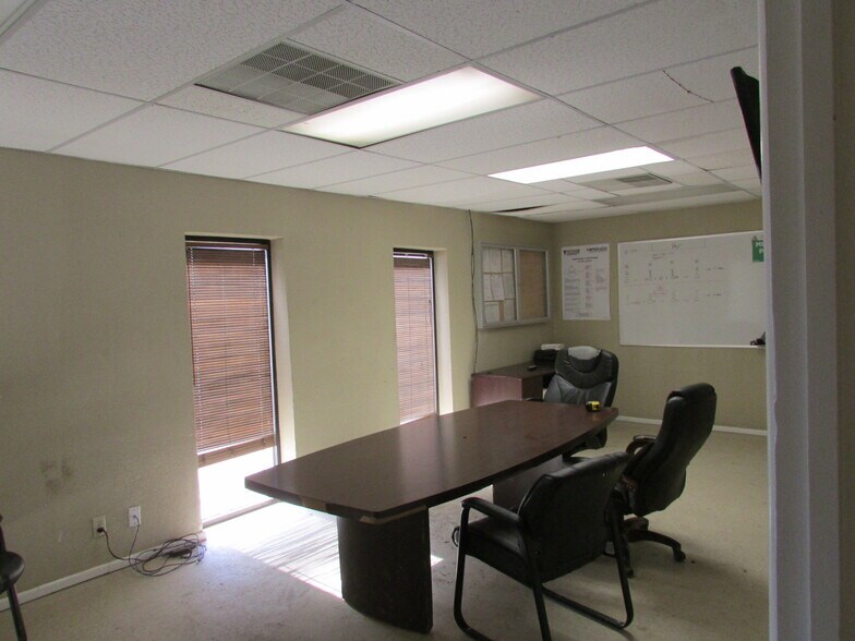 More Photos Of 3938 S County Road 1290, Odessa Warehouse For Lease