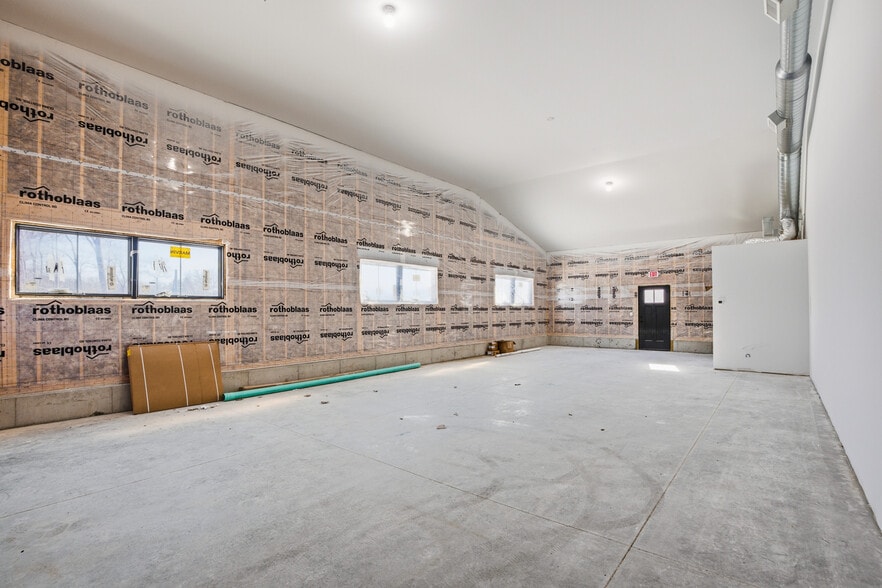 More Photos Of 300 Exeter Rd, Hampton Industrial For Lease