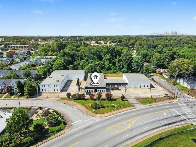 More Photos Of 1445 Cleveland Ave, East Point Showroom For Sale
