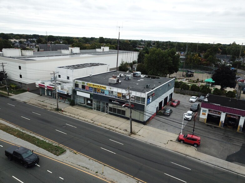 More Photos Of 4010 Hempstead Tpke, Bethpage Auto Repair For Sale