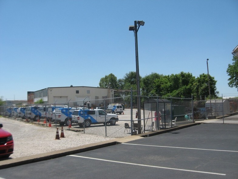 More Photos Of 1150 Maxwell Ave, Evansville Unknown For Lease