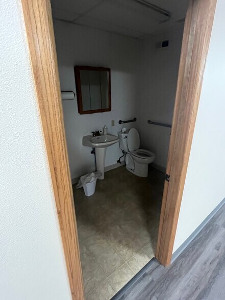 More Photos Of , Des Moines Office For Sale