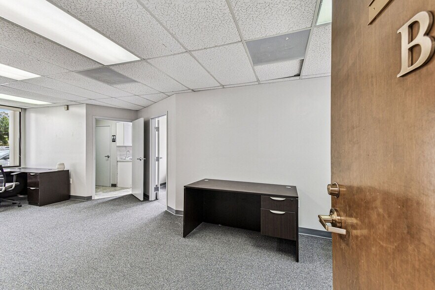 More Photos Of 3804 Gunn Hwy, Tampa Medical For Lease