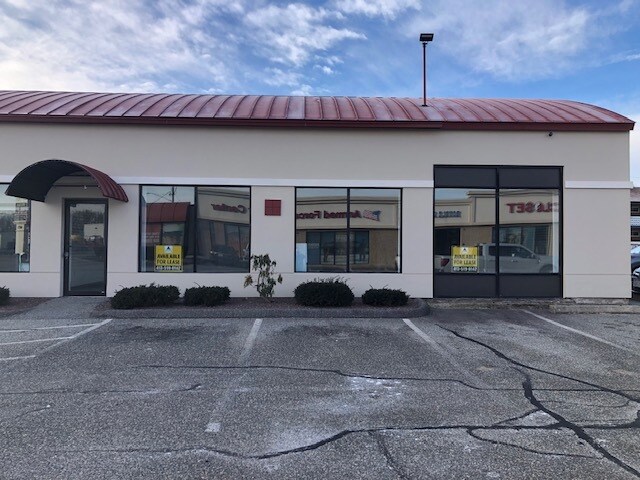 More Photos Of 1458 Riverdale St, West Springfield Unknown For Lease