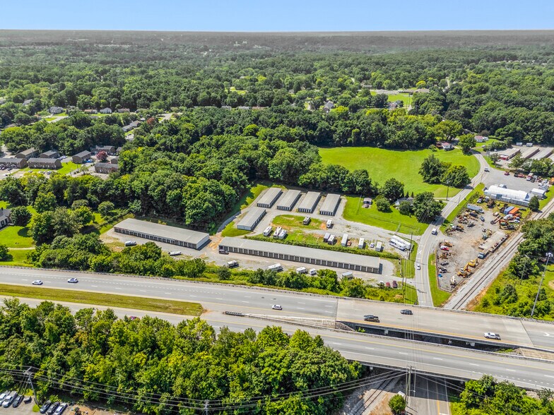 More Photos Of 212 Warfield Blvd, Clarksville Self Storage For Sale