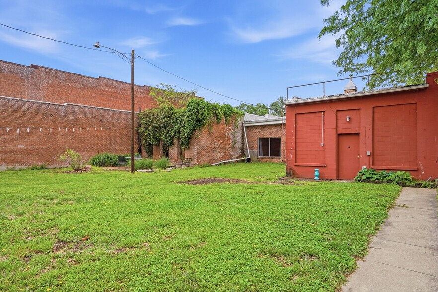 More Photos Of 118 Main st, Blackwater Office For Sale