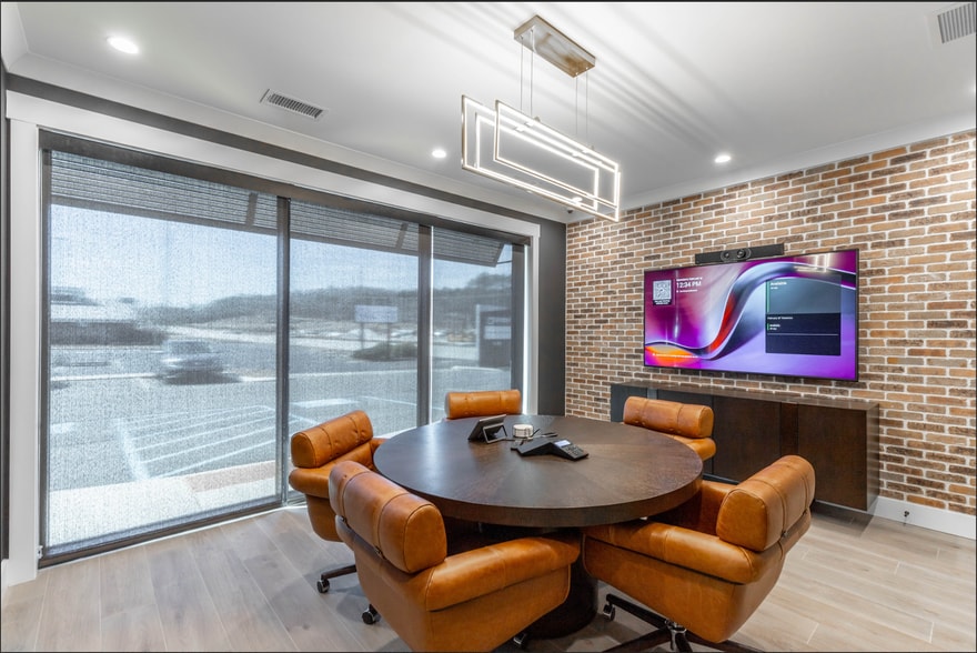 More Photos Of 6736 Lee Hwy, Chattanooga Loft Creative Space For Lease