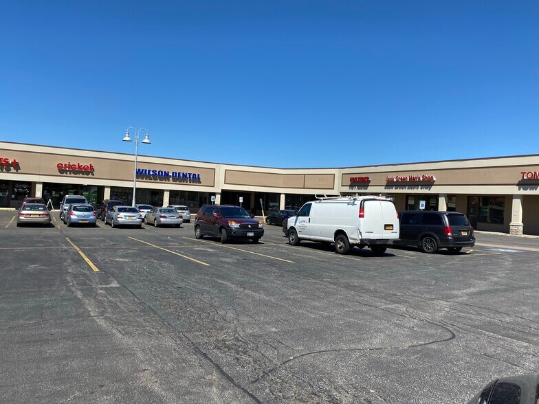 More Photos Of 720-744 E Ridge Rd, Rochester Unknown For Lease