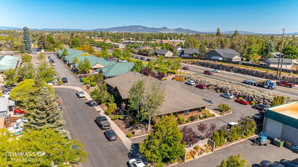 More Photos Of 2464 SW Glacier Pl, Redmond Office For Lease