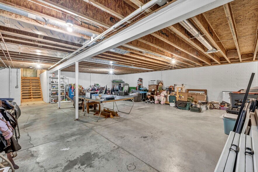 More Photos Of 16449 S Boone Rd, Columbia Station Specialty For Sale