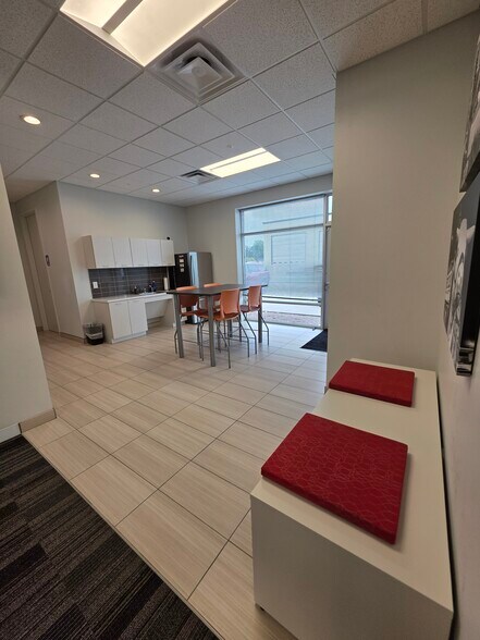 More Photos Of 912 S Main St, Sikeston General Retail For Lease