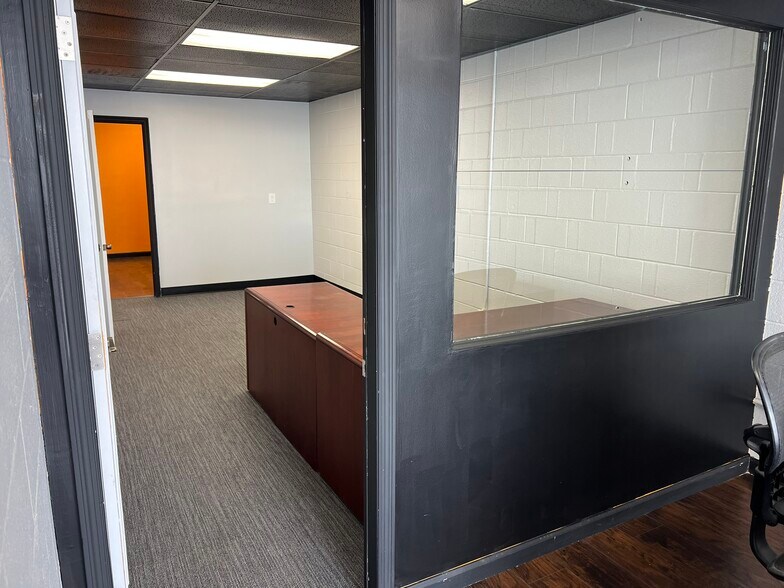 More Photos Of 500 S Raymond Ave, Fullerton Warehouse For Lease