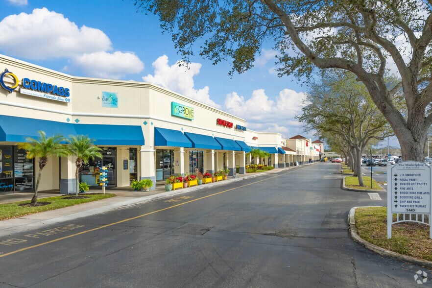 More Photos Of 8767-8961 SE Bridge Rd, Hobe Sound Unknown For Lease