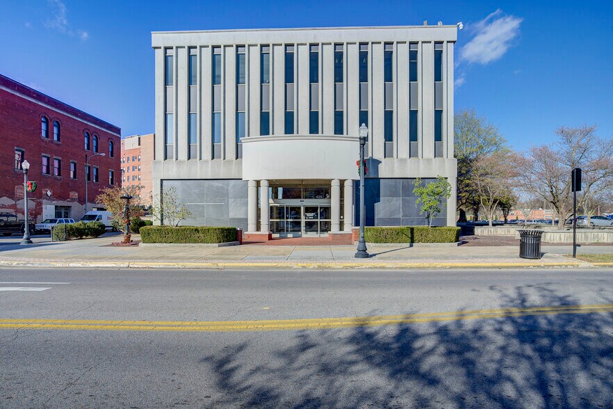 More Photos Of 425 State St, Bristol Bank For Lease