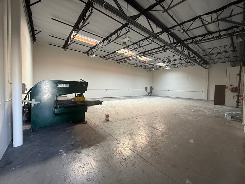 More Photos Of 590 Maple Ct, Colton Manufacturing For Lease