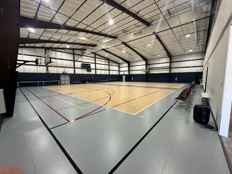 More Photos Of 4210 S FM 565 Rd, Baytown Sports And Entertainment For Lease